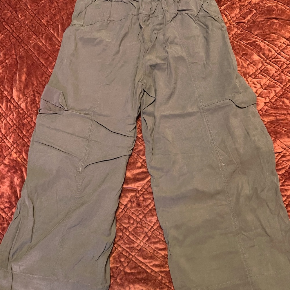 Lululemon wide leg cropped cargo pants